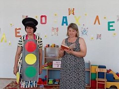 На День светофора юные жители Ершовского района прошли обучение в «Школе Светофорчика»