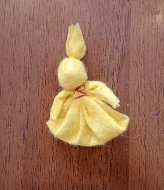 На каникулах ершовские ребята научились мастерить игровые куклы и куклы-обереги