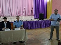 Глава Ершовского района провел встречу с жителями села Рефлектор