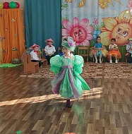 Яркий «Праздник осени» прошел в ершовском детском саду «Малышок»