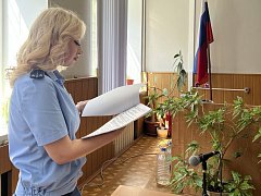 По требованию прокуратуры Ершовского района суд обязал поставить сироту на жилищный учет
