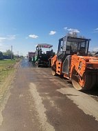 В селе Моховое Ершовского района начался ремонт дороги на улице 25 съезда КПСС