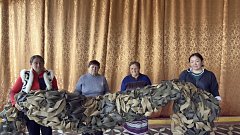 Сила в единстве: жители ершовского села объединились для плетения маскировочных сетей