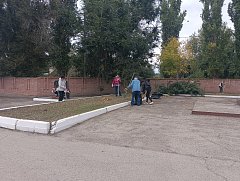 В Ершове продолжаются субботники
