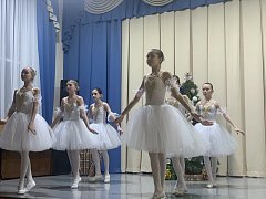 В ершовской школе искусств зрителей восхитил балет «Щелкунчик»