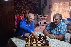 В Ершовском районе прошел шахматный турнир между «серебряными» волонтерами и получателями соцуслуг