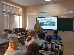 В Ершове проходят встречи участников СВО со школьниками