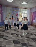 Конкурс вокального творчества «На крыльях детства»: юные ершовские таланты очаровали жюри