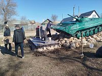 В рамках общеобластного субботника коллектив Ершовского агролицея навел порядок на двух площадках