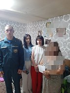 Ершовские семьи посетили представители служб системы профилактики