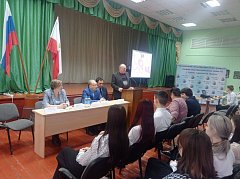 По инициативе облдепутата Ивана Бабошкина в школе №3 г. Ершова прошла профориентационная встреча 