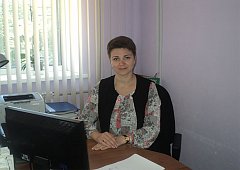 Специалист управления соцподдержки населения Ершовского района дает разъяснения по мерам поддержки студентов