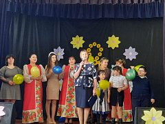 В с. Черная Падина Ершовского района женщинам подарили «Букет прекрасных поздравлений»