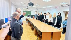 Ученики 10Б класса школы №3 г. Ершова посетили эксплуатационное локомотивное депо