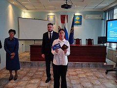 Торжественное вручение паспортов в День Конституции РФ в Ершовском районе