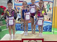 Юные гимнастки из Ершова достойно выступили на областных соревнованиях по художественной гимнастике