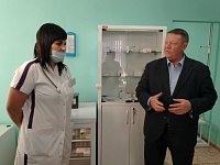 Николай Панков встретился с коллективом ФАПа в Новой Краснянке Ершовского района