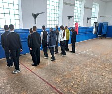 Ершовские полицейские провели со школьниками практическое занятие по строевой подготовке