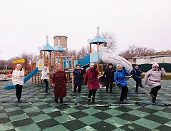 В День пешеходного туризма ершовские туристы совершили марш-бросок по родному городу