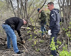 Ершовцы продолжают наводить чистоту в родном городе