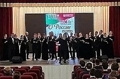 Артисты Саратовской областной филармонии порадовали слушателей в районах патриотическими концертами