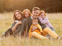 На «Госуслугах» можно будет получить статус многодетной семьи с 2025 года