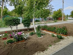 Работа МКУ «Благоустройство» вдохновляет ершовцев преображать придомовые участки