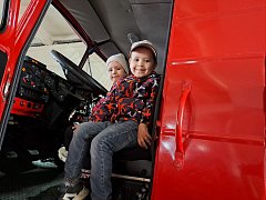 Ершовские дошколята на экскурсии ощутили себя бесстрашными пожарными