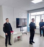 Ершовские полицейские и общественники провели профориентационное мероприятие «Связь поколений» для старшеклассников