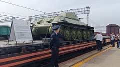 На станцию Ершов прибыл ретро-поезд