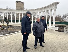 Николай Панков положительно оценил обновление ершовского городского парка