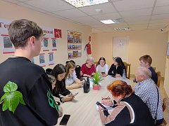 Искусственный интеллект и юные наставники помогли ершовцам старшего возраста справиться с задачей