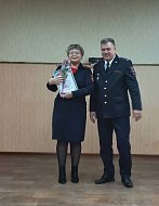 В ОМВД России по Ершовскому району на торжественном мероприятии сотрудники полиции принимали поздравления