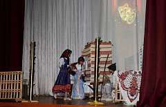 Ершовцы побывали на театральном представлении в Новокраснянском СДК