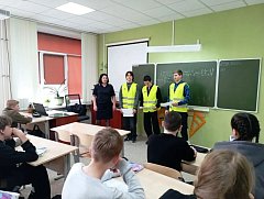 С ершовскими подростками проводят профилактические беседы «Мото-Вело-Сим»