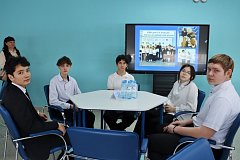 Юные знатоки трех районов встретились в «IT-КУБ.Ершов» на межмуниципальной интеллектуальной игре «Что? Где? Когда?»