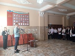 В Ершове обновлена Доска почета молодежи