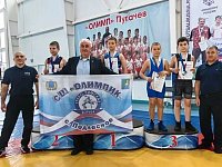 Ершовские борцы завоевали золото и бронзу на соревнованиях, прошедших в Пугачеве ко Дню защитника Отечества