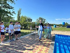 В ершовском лагере «Дельфин» прошло яркое мероприятие «Праздник Нептуна»