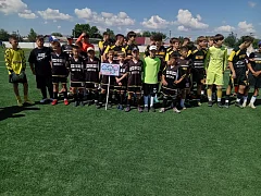 На ершовском стадионе «Юность» прошел 23-й открытый турнир по футболу на кубок губернатора