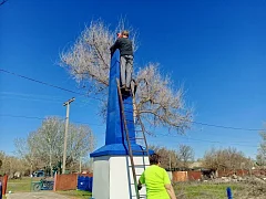 В преддверии юбилея Победы в ершовском селе провели акцию «Чистый памятник»