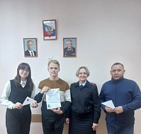Ершовская полиция и общественники поддержали акцию «Письмо солдату»
