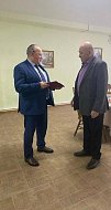 Во время своего визита в Ершовский район облдеп вручил награду руководителю сельхозпредприятия