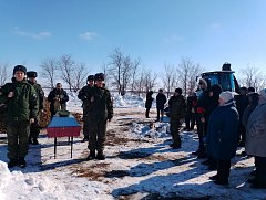 В Ершовском районе простились с погибшим в зоне СВО старшим прапорщиком Лавровым