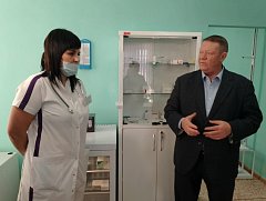 Николай Панков встретился с коллективом ФАПа в Новой Краснянке Ершовского района