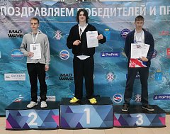 Юный пловец из Ершова достойно пополнил командную копилку наград
