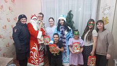 «Полицейский Дед Мороз» поздравил ершовцев с Новым годом