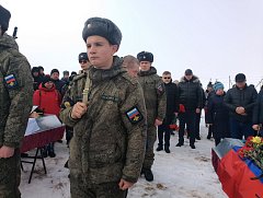 В Ершовском районе с воинскими почестями похоронили двух погибших в зоне СВО бойцов