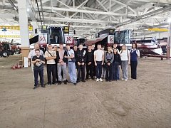 Ершовские студенты побывали на экскурсии на самом крупном сельхозпредприятии района