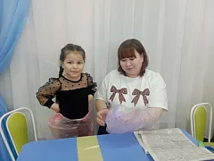 Супермамы и супердочки: в Ершове прошел праздник нежности, творчества и семейного тепла